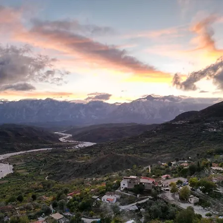 Village 샬레 Bashaj