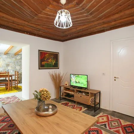 Village 샬레 Bashaj